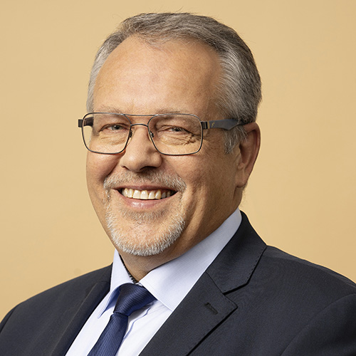 https://www.ft.dk/-/media/cv/foto/2022/dd/kenneth-fredslund-petersen/kenneth_fredslund_petersen_500.jpg