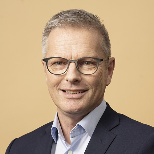 https://www.ft.dk/-/media/cv/foto/2022/s/flemming-moeller-mortensen/flemming_moeller_mortensen_500.jpg