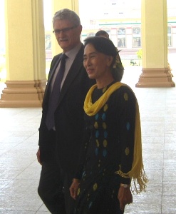  Aung San Suu Kyi og Mogens Lykketoft